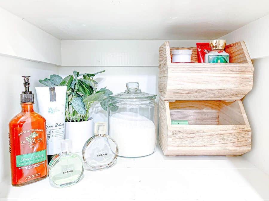 unique bathroom storage options