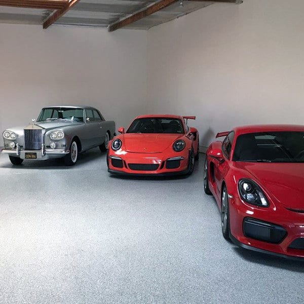 garage with confetti flooring