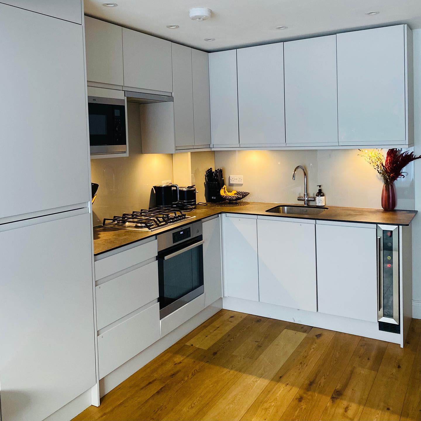 modern white kitchen