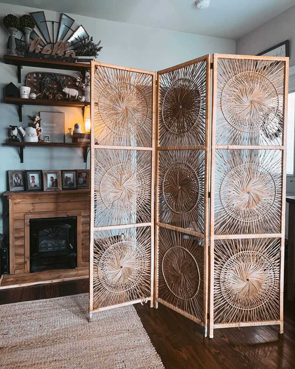 wood pattern room divider 