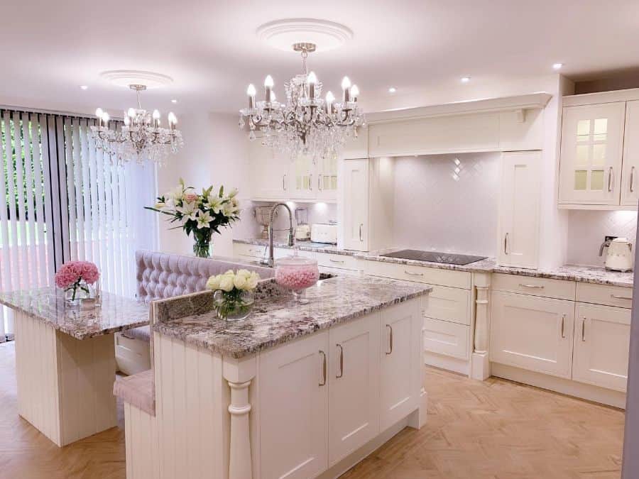 l-shaped kitchen with island and bench seating 