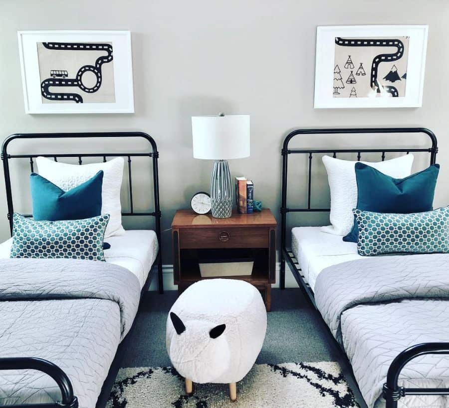 twin bedroom sheep table 