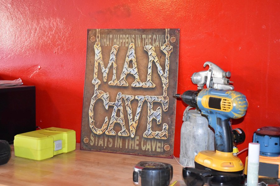 5 Best Man Cave Signs