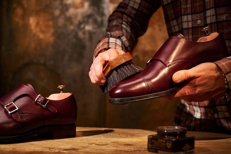 Use-Brush-To-Clean-Leather-Shoes